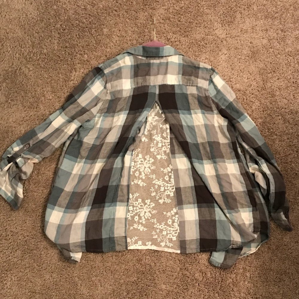 Wendy Bellisimo plaid button down w lace back M